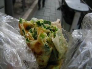 Chinese onion jian bing I found this tasty morsel across the street from Wen Dian Xing's repair office...a pity it's so far from the Center.
